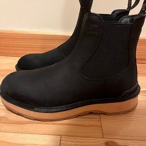 Sorel Hi-Line Chelsea boots size 8